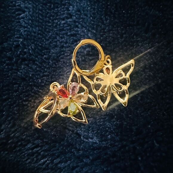 ☀️NEW☀️Gold Butterfly Earrings with Multicolor Gemstones - Picture 4 of 8